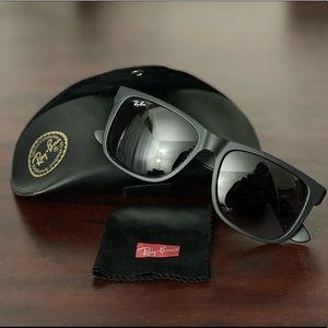 Never Worn Authentic Ray-ban Justin 4165 Sunglasses